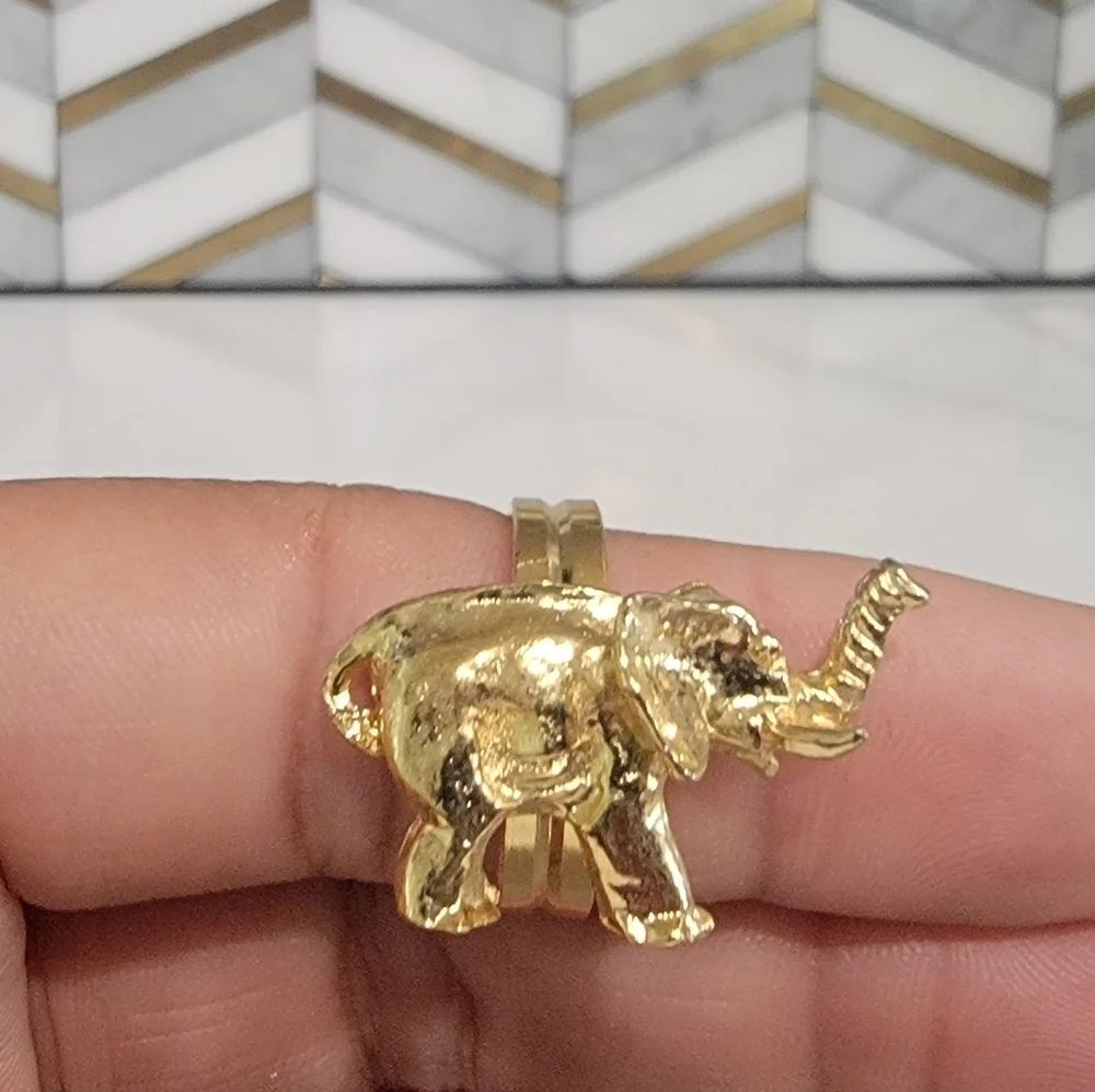 Lot of 10 Gold Color Costume Jewelry Elephant Rings Adjustable Sizing Delta